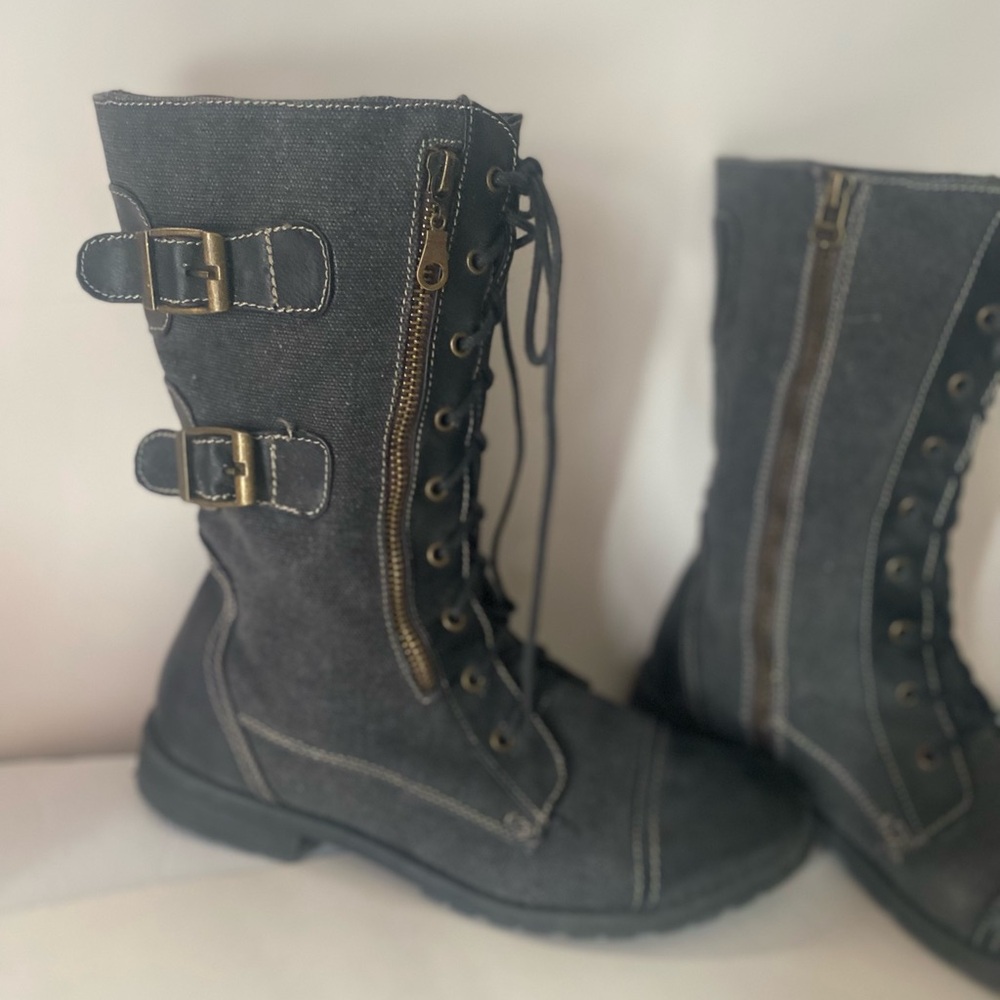Boots - Picture 15 of 15